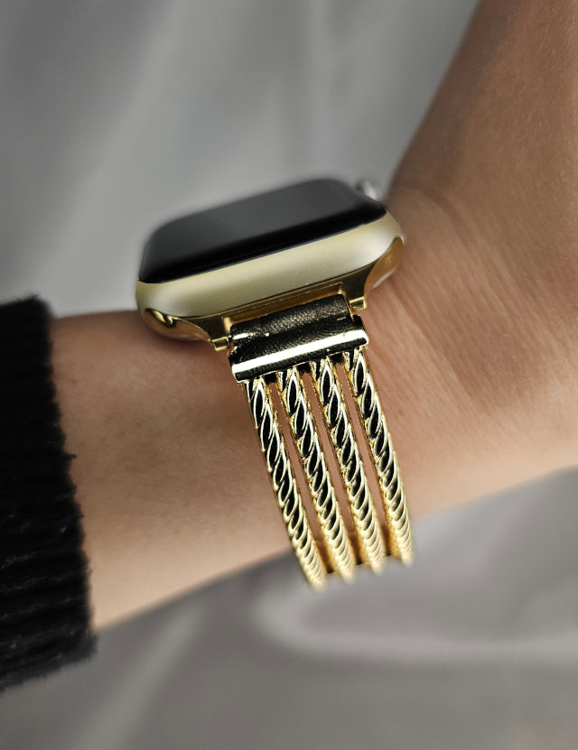goldcuff2.webp